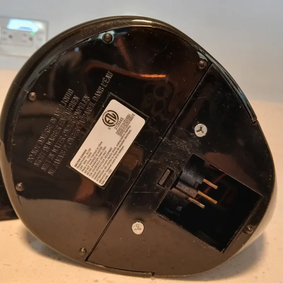 Salton Black 1.7L Electric Kettle - Picture 5 of 7